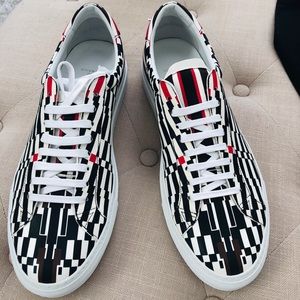 Authentic GIVENCHY  Men’s Lo sneaker
